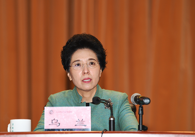 乌兰书记讲座照片1（小图）.jpg