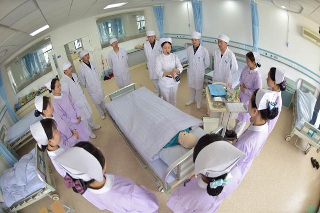 说明: E:\BaiduNetdiskDownload\学校照片百度云\护理专业介绍.JPG