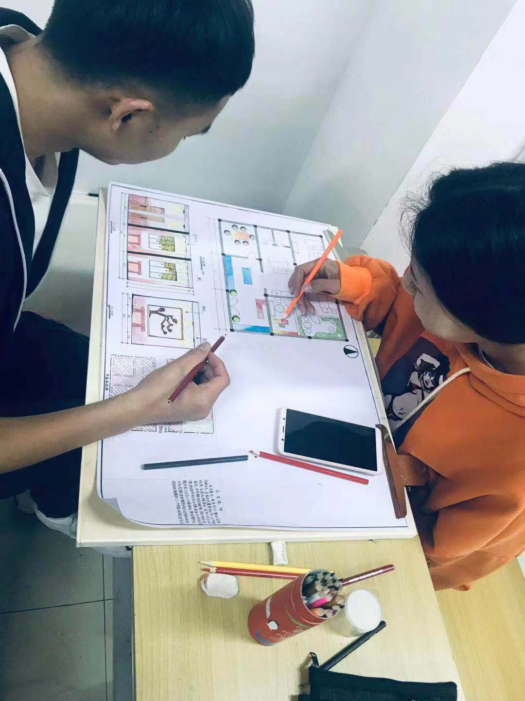 建筑设计专业学生实训�?.jpg